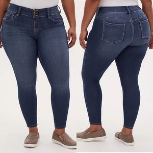 Torrid Jeggings Super Stretch Medium Wash 18 Tall